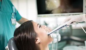 Woman receiving intraoral photos