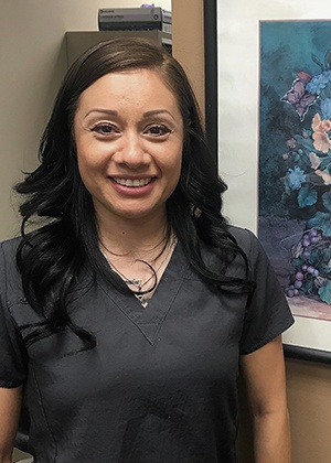 Headshot of dental assistant Laura